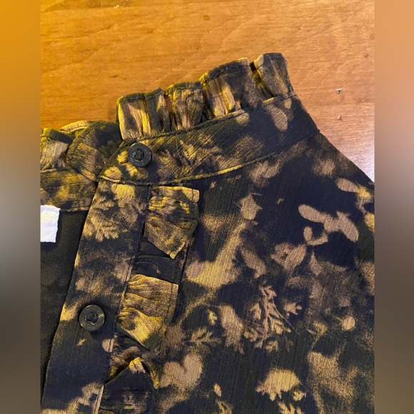 CALVIN KLEIN long sleeve button down blouse, US size- medium - Picture 6 of 7